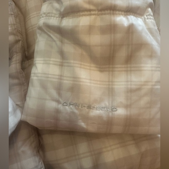 Columbia Omni Shield Jacket Size 1X Beige Plaid Hooded Down Puffer Pockets - Picture 5 of 14